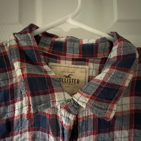 Hollister Red and Blue Casual Button Down Shirt - Picture 4 of 6